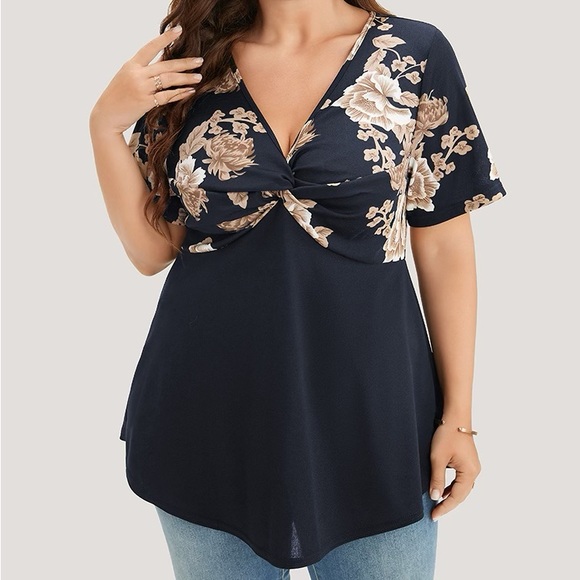 BloomChic Tops - BloomChic Navy Floral Twist Front Top Plus Size 22/24 3X